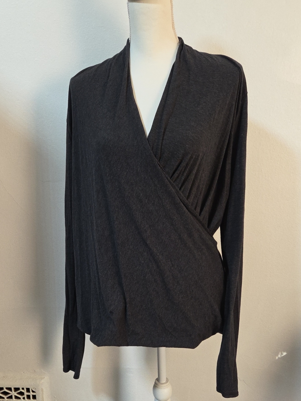 Lululemon Athletica Radiant Wrap Top in Dark Gray Size 12